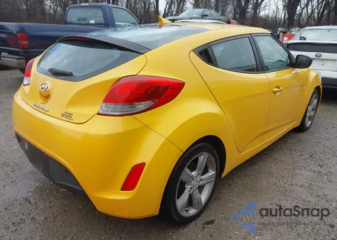 2012 Hyundai Veloster Base W/Black z USA, uszkodzony, nr VIN KMHTC6AD9CU029899